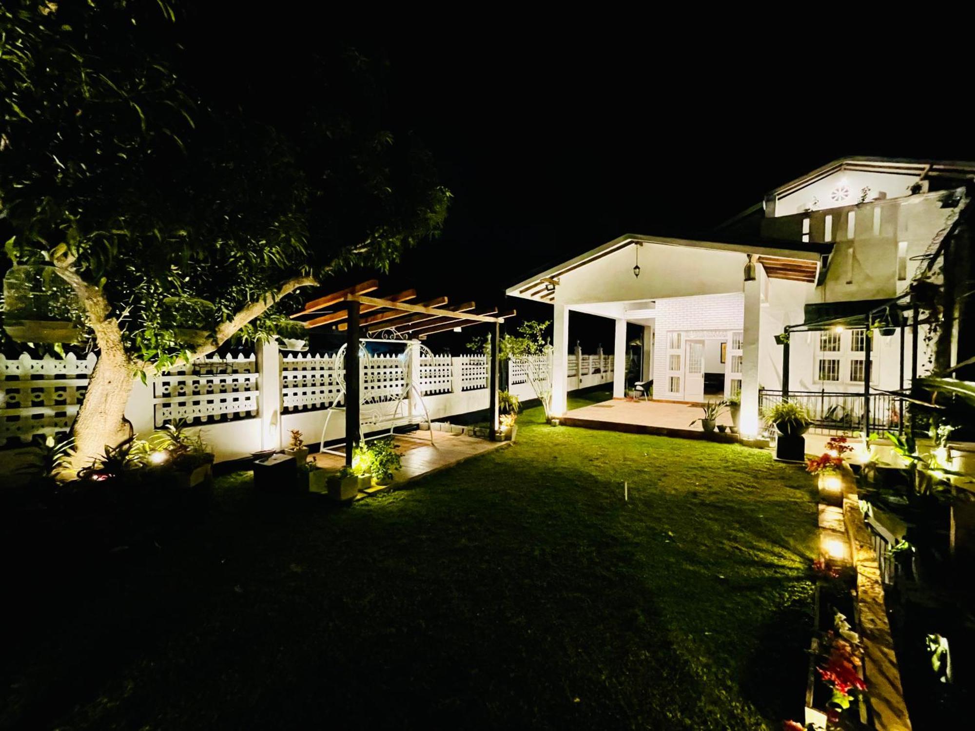 Ayur Ayur White Sail Villa Dalupotha Eksteriør bilde